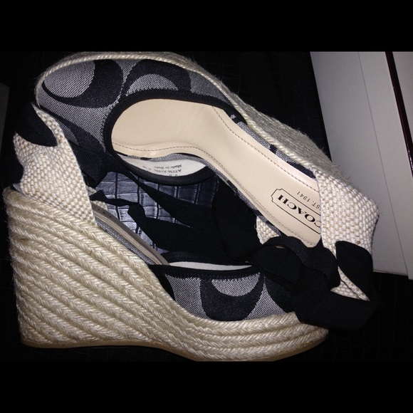 Coach signature canvas wedge heels - Picture 2 of 4